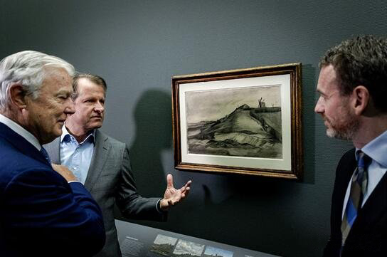 梵高尘封百年素描作品亮相阿姆斯特丹