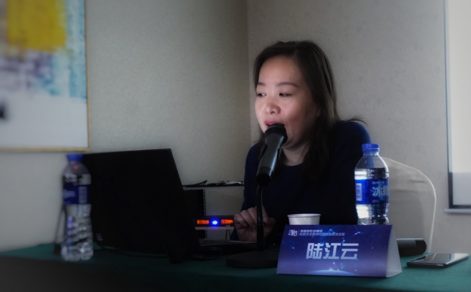 陆江云老师讲授漫画理论与实践教学