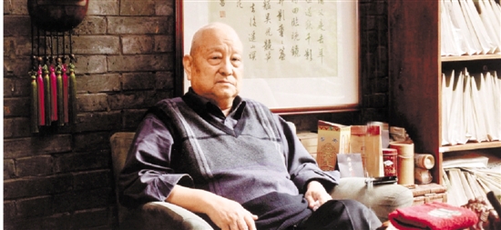 著名画家卢坤峰先生